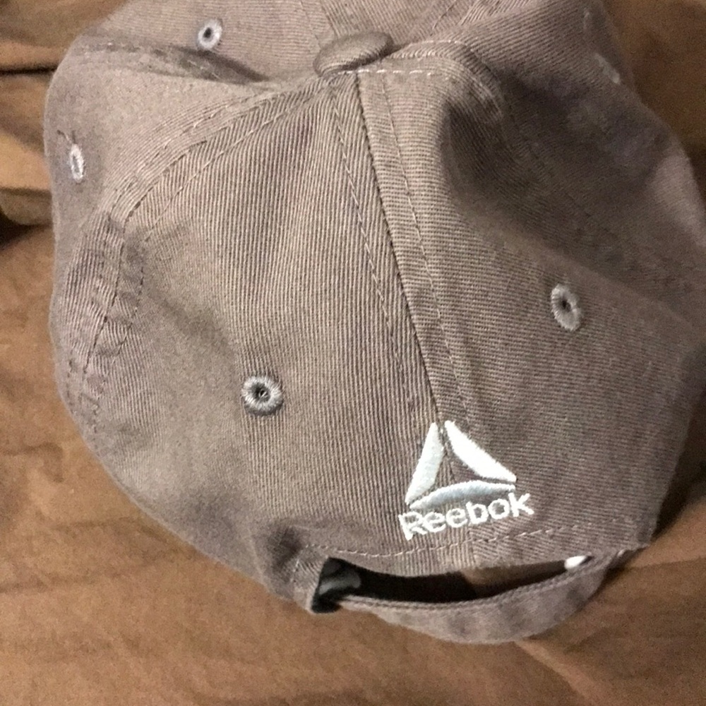Reebok cap - Picture 3 of 3